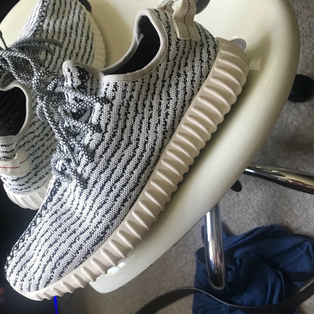 Yeezy - Picture 6 of 8